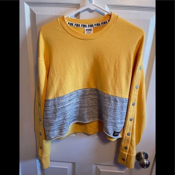 PINK Victoria's Secret Tops - Victoria Secret Pink snap sleeved boyfriend cropped sweatshirt sz S